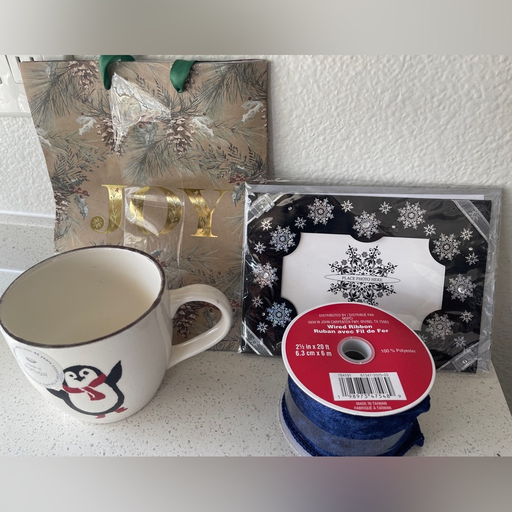 Lot : Penguin Mug, 2 Christmas Gift Bags, Photo Holiday Card & Blue Wired Ribbon